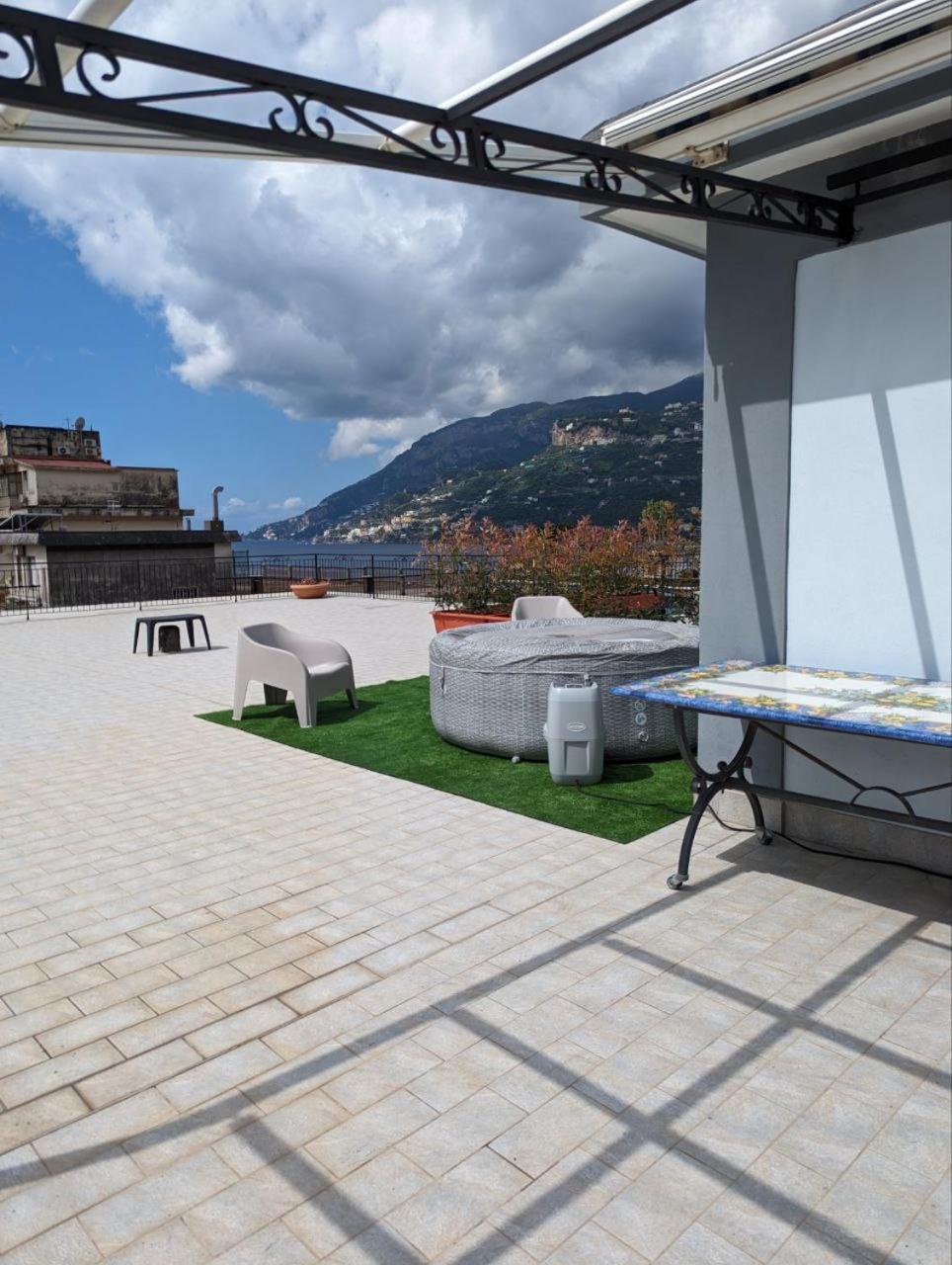 Piccolo Appartamento Con Grande Terrazzo Panoramico Maiori Exterior photo