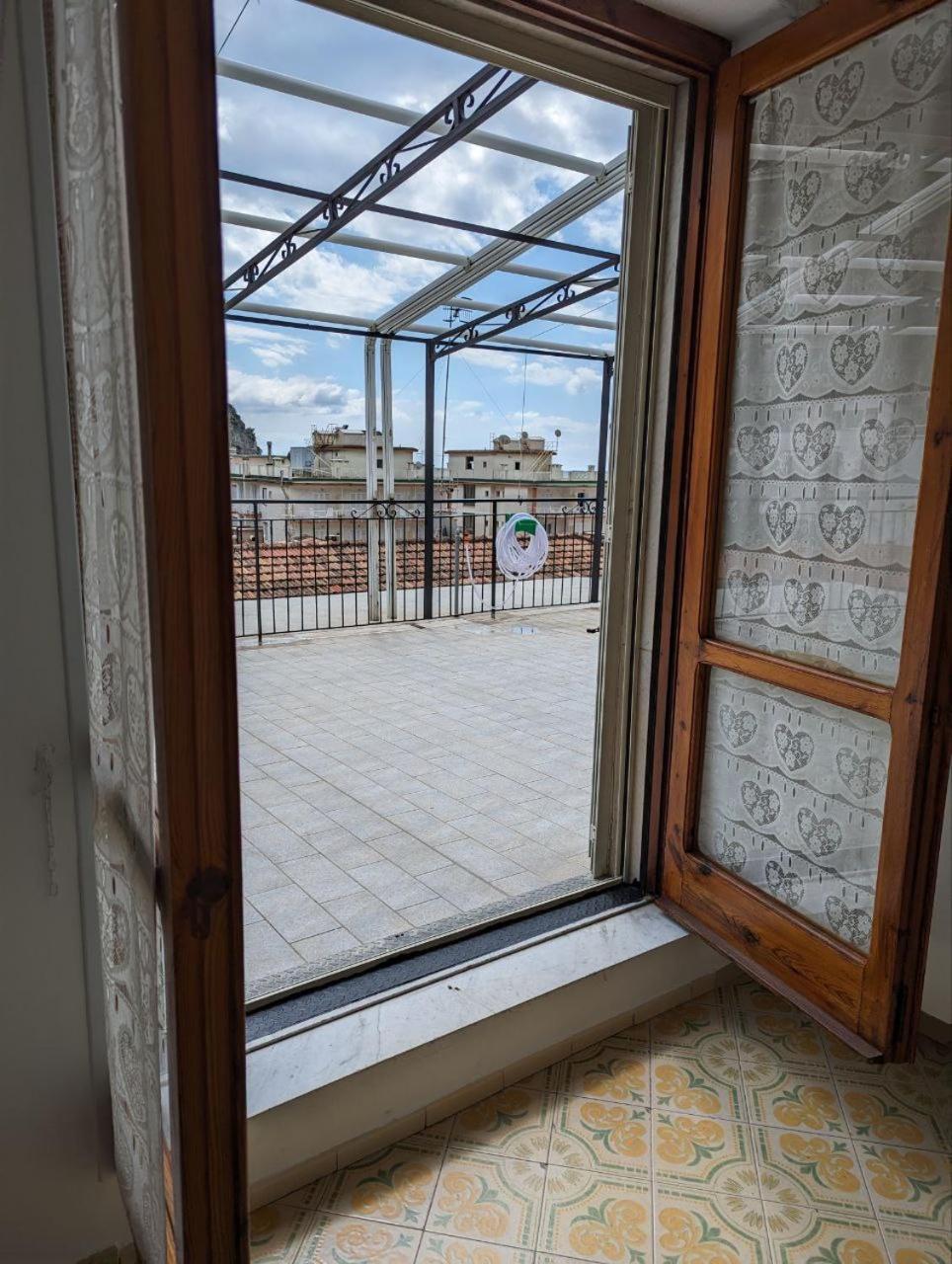 Piccolo Appartamento Con Grande Terrazzo Panoramico Maiori Exterior photo